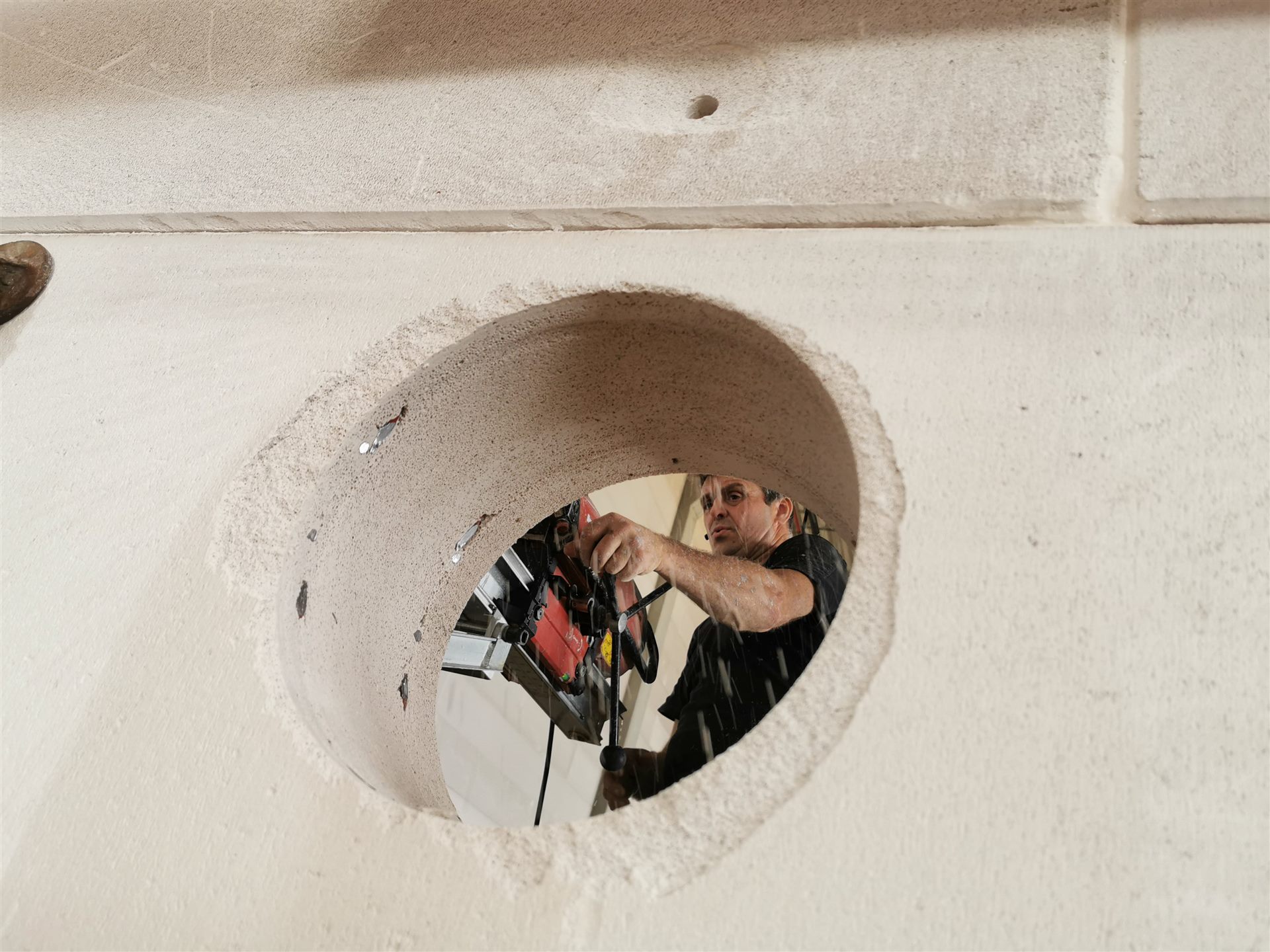 Kernbohrarbeiten im Einsatz – DBI Diamantbohr & Sägetechnik